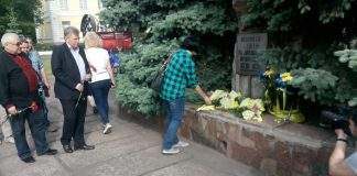 В Кам’янському вшанували жертв політичних репресій: фото