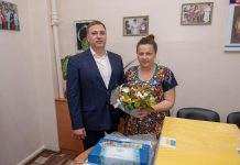 Кам’янчанку, яка народила дитину в День матері, привітала влада міста