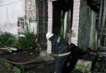 В Кам’янському горіла закинута їдальня: фото