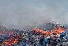 В Кам’янському усувають наслідки пожежі на сміттєзвалищі