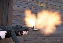 Вночі обстріляли ворота начальника райвідділку поліції в Кам’янському