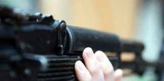 В Кам’янському чоловік розганяв граючих дітей автоматом