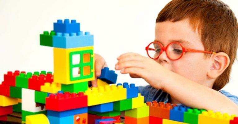 Освітян Кам’янського запрошують взяти участь на грант від Lego