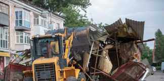 У Кам’янському на Соцмісті демонтували чергову розливайку
