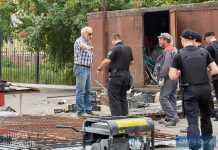 У Кам’янському продовжують зносити незаконні споруди