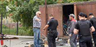 У Кам’янському продовжують зносити незаконні споруди