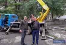 Жителі Кам’янського подякували меру за капітальний ремонт покрівлі