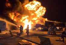 В Киеве горели автоцистерны с нефтепродуктами и склад с матрасами