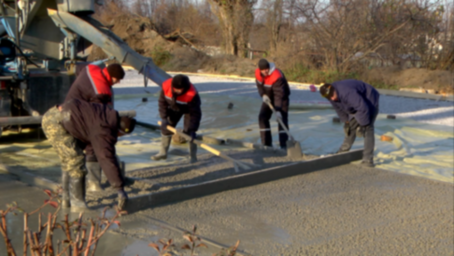 В Кам’янському почали будувати нові міні-футбольні поля