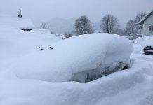 Снегопады в Австрии: транспортный коллапс, проблемы со светом и связью