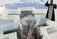 Врачи запрещают неподготовленным гражданам купаться на Крещение