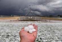 Австралию после пылевых бурь накрыл град с размером в мяч для гольфа