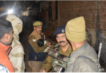 В Индии мужчина взял в заложники 25 детей, полиция его застрелила