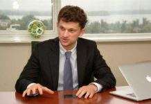 Новое правительство – первое, живущее только на зарплату, – Дубилет