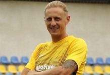 Украинского футболиста выгнали из клуба из-за поездки в Россию