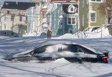 Канада в снежном плену: транспортное сообщение парализовано