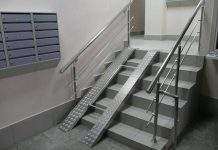 В Днепре люди с инвалидностью жалуются на отсутствие пандусов