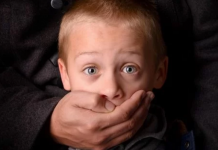 Вступает в силу закон о создании реестра педофилов