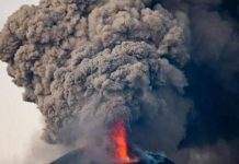 Срочная эвакуация: на Филиппинах проснулся вулкан Тааль