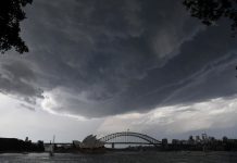 Ливни в Австралии спровоцировали наводнения, людей эвакуируют