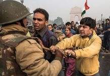 В столице Индии продолжаются кровавые столкновения: 30 погибших