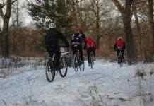 В Днепре провели зимний велокросс
