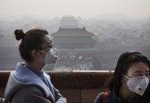 Медики призывают население Земли прекратить покупать медицинские маски