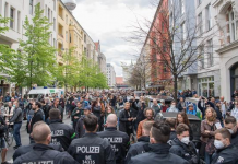 В Берлине – массовые акции протеста против карантина