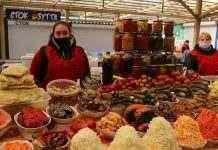 Минэкономики собирается снова открыть продовольственные рынки