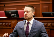 Заместителя главы КГГА задержали за нападение на полицейского