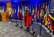 Выпускникам колледжей Соединённых Штатов помогают роботы