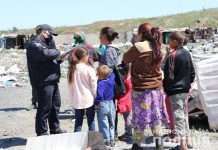 В Херсоне на свалке в лачугах жили заробитчане с детьми