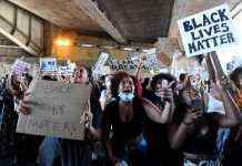 Клубы Английской Премьер-лиги изменят форму в знак поддержки