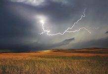 В ГСЧС предупредили, что в Украине ожидаются шквалы, грозы и град