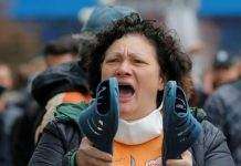 В Беларуси тапки стали символом протестов против Лукашенко