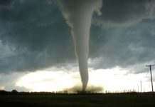Смерчи в Украине стали непредсказуемыми и мощными, – климатологи