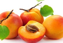 Сезон фруктов в Украине: за неделю абрикосы подорожали в 1,5 раза