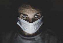 В Украине 920 случаев COVID-19 за сутки, болеют и молодые, и дети