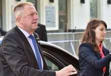 В Словении – масочный скандал: задержан глава Минэкономики