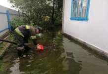 Запад Украины накрыли дожди с грозами: подтопило дома и дороги