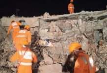 В Индии обрушился многоэтажный дом: идут поиски людей