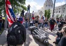 Трамп передаст 100 тыс. долл своей зарплаты на ремонт памятников