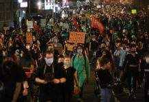 Протесты в США: в Луисвилле ранили двух полицейских