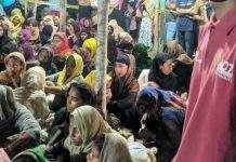 Семь месяцев в море: в Индонезии высадились беженцы из Мьянмы