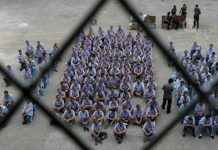 Китай построил 380 лагерей для уйгуров и инакомыслящих