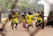 В Уганде из тюрьмы голяком сбежали 200 опасных преступников