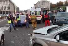 В Киеве иномарка вылетела на Майдане на тротуар, есть жертвы