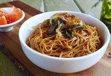 В Китае умерли семь человек, съев лапшу с афлатоксинами