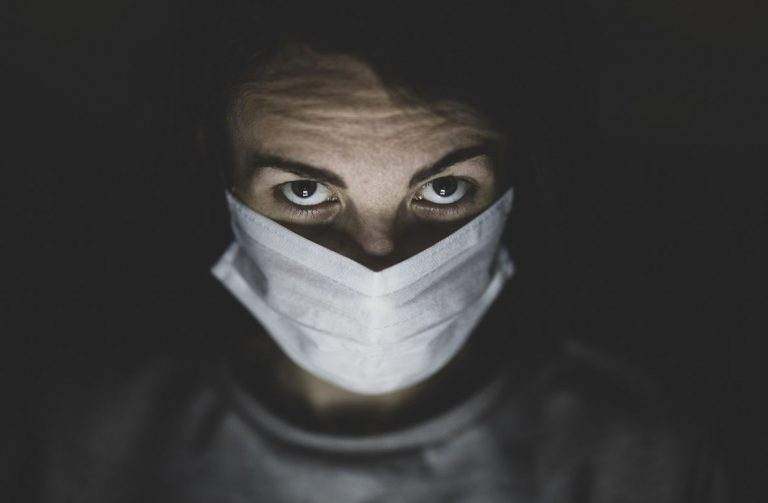 COVID-19 в Украине: за сутки умерло 107 человек