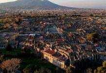 Туристка из Канады вернула в Помпеи «проклятые» артефакты